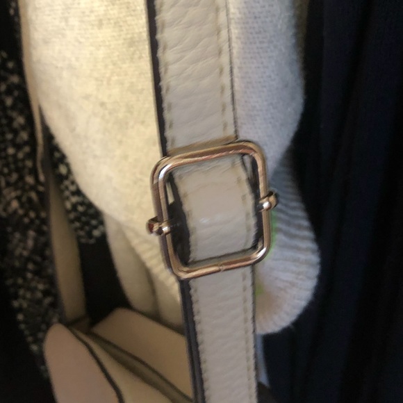 Cream faux leather cross body bag - Picture 3 of 7